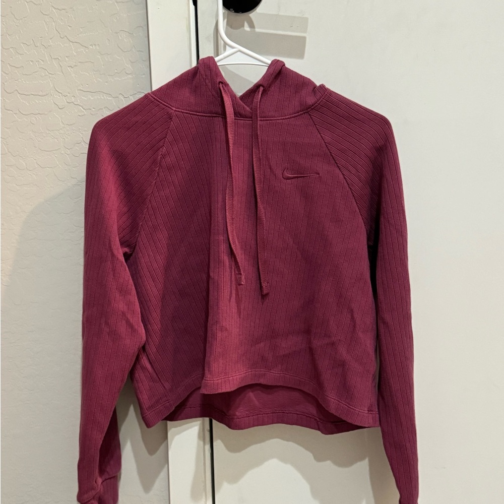 Nike cropped sweater, M